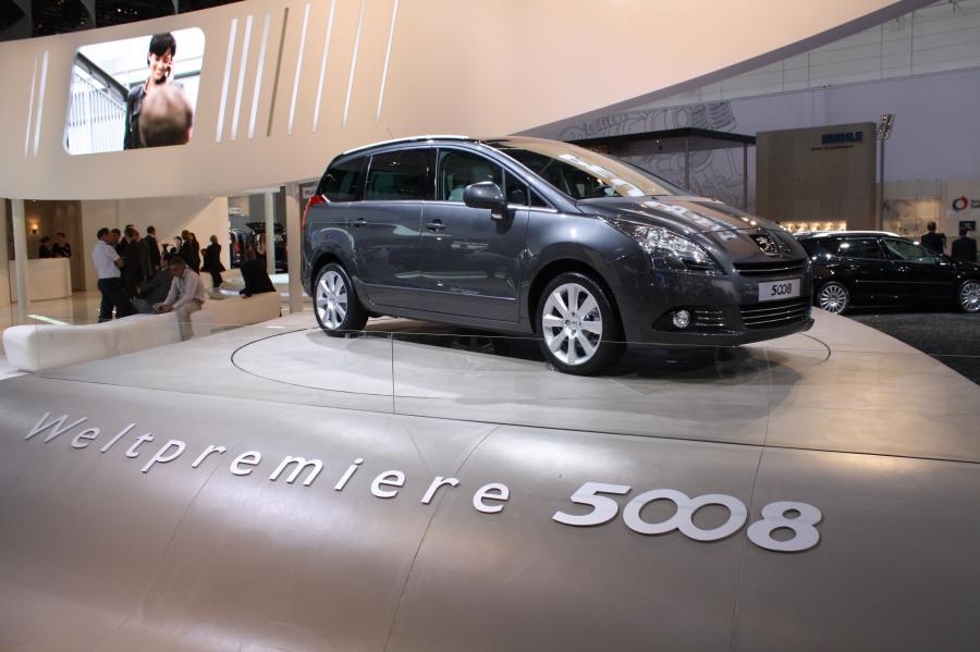  Peugeot 5008 2009 года  (фото 79 из 122)